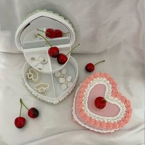 Cake jewelry trinket box